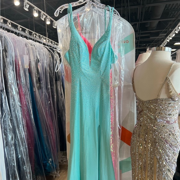 Prom dress size 2 - Picture 1 of 5